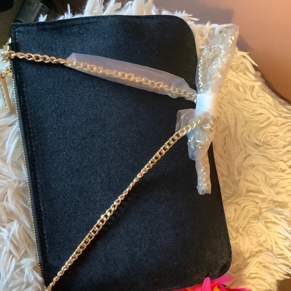 Lilly Pulitzer - Velvet Crusin Crossbody - ONYX - Picture 3 of 7